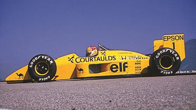 Il campione del mondo di Formula 1 in carica, Nelson Piquet, ha guidato la Lotus 100T con motore Honda nella stagione 1988.